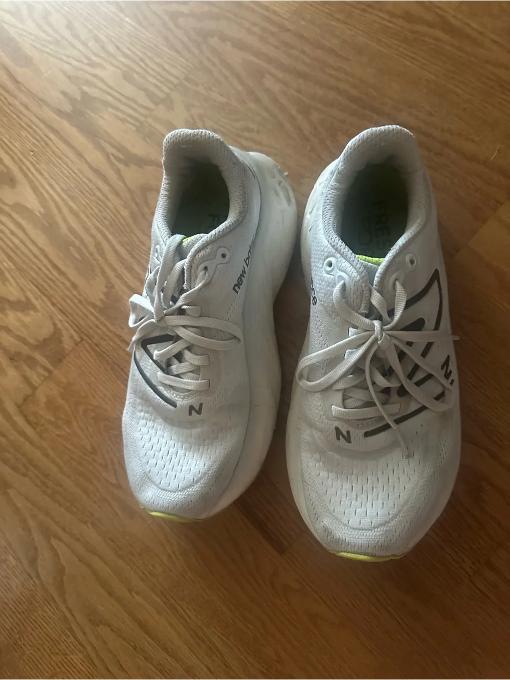 New Balance lightweight sneakers